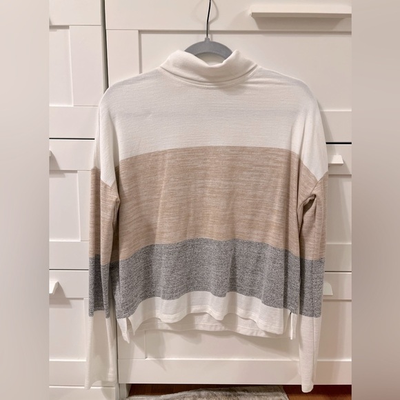 Banana Republic Color-block Lightweight Turtleneck - Picture 2 of 3